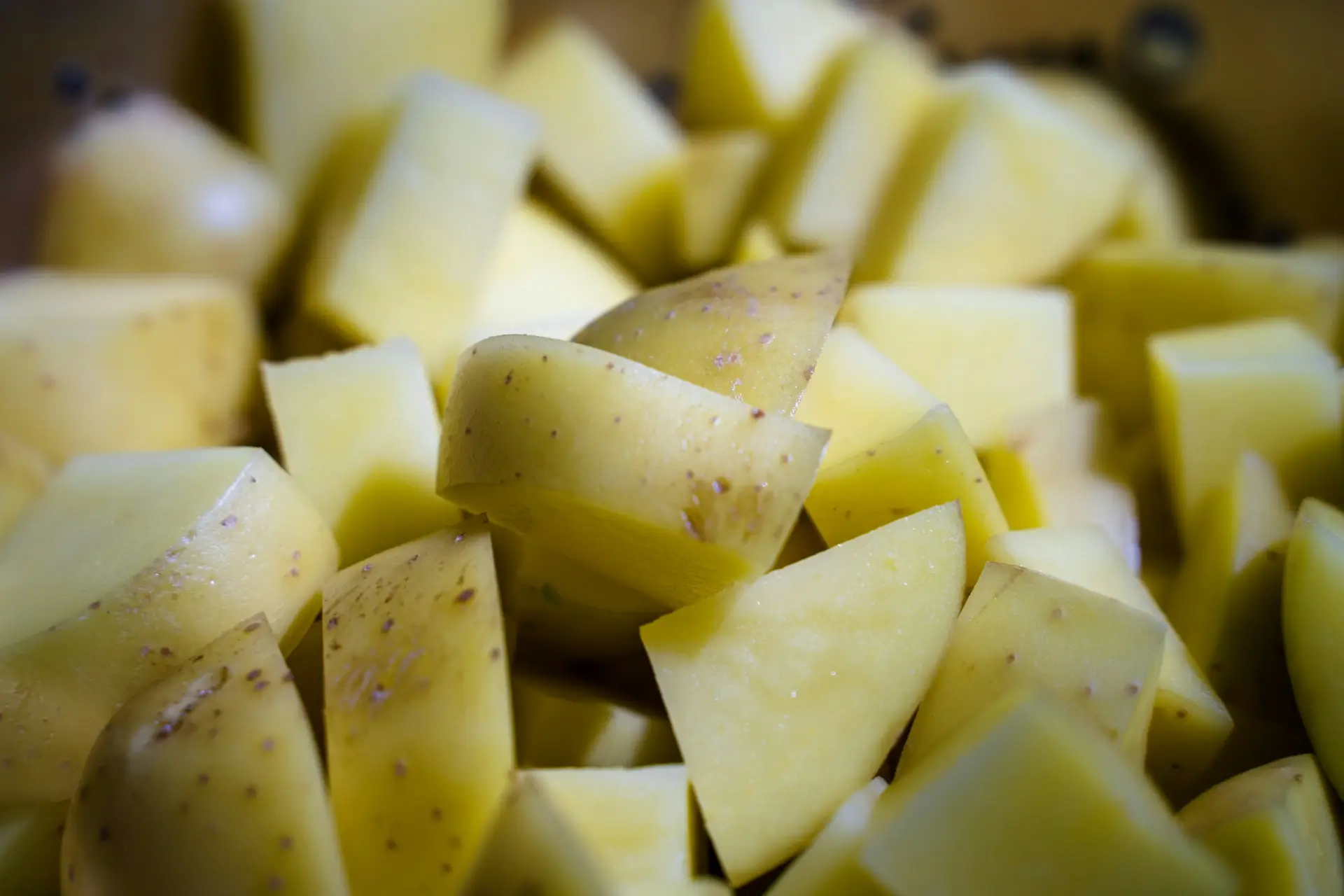 Spicchi di patata con buccia